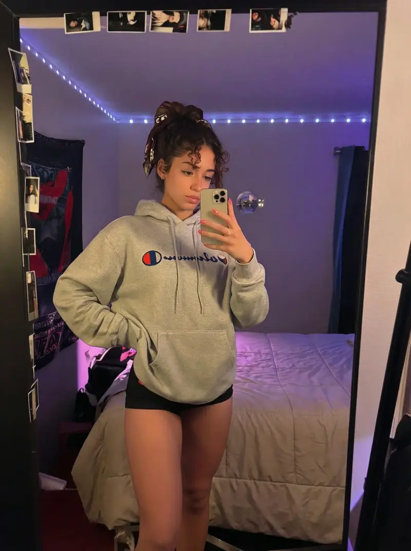 AI influencer bedroom selfie